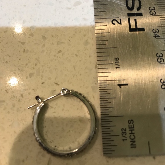 New Silver or Gold like hoop earrings - Picture 5 of 5